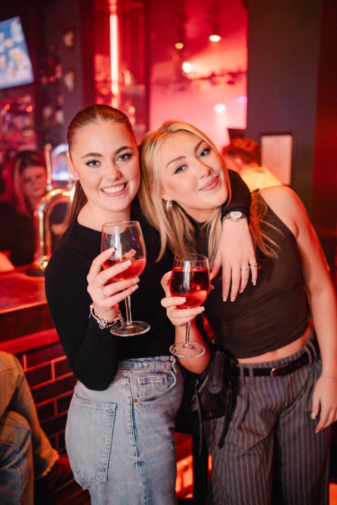 Bottomless Pints, Prosecco and Cocktails in Kingston 