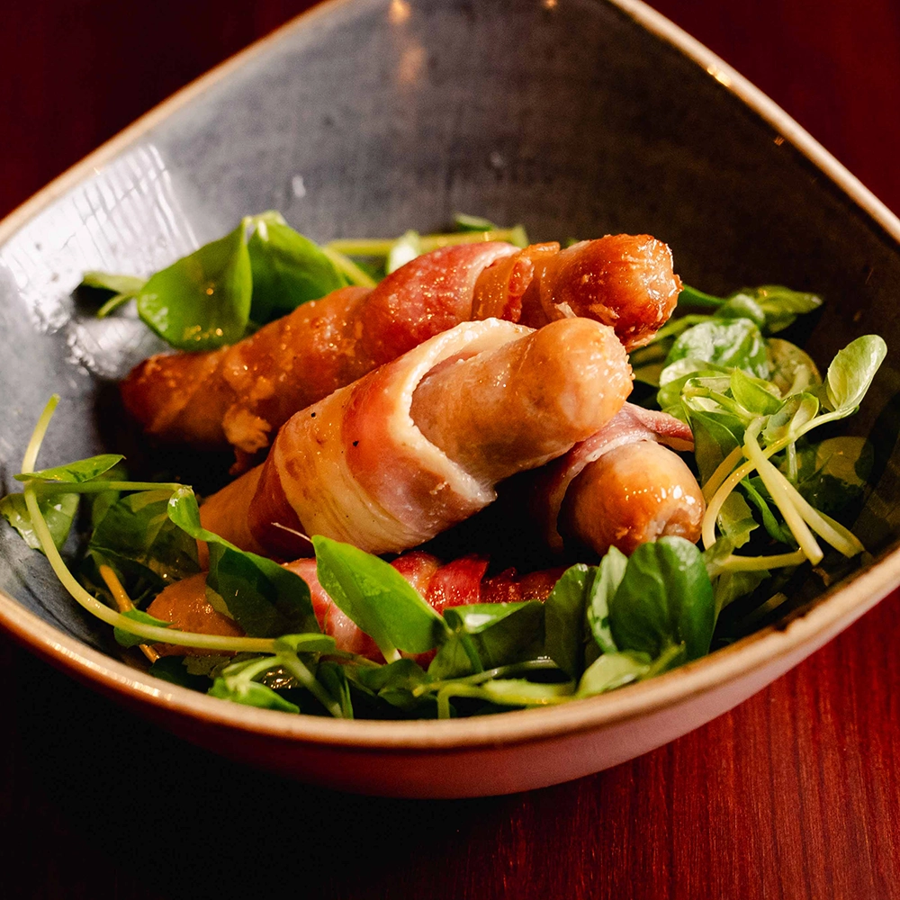 Sunday Roast Dinner with Pigs in Blankets