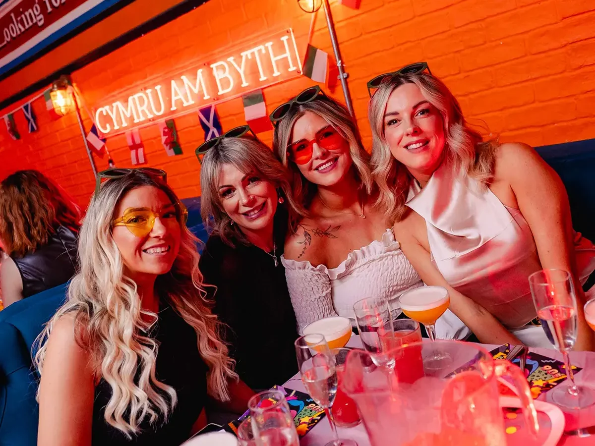 Bottomless Brunch Hen Party bookings in Bonnie Rogues Kingston