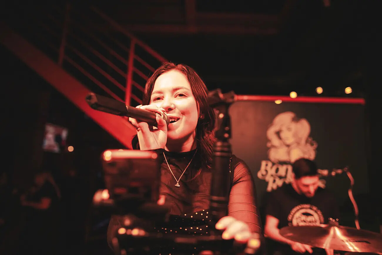 Live Singer at Bonnie Rogues Bristol