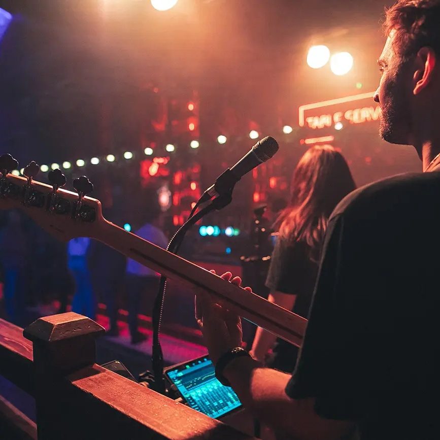 Late night party bar in Cardiff with Live Music