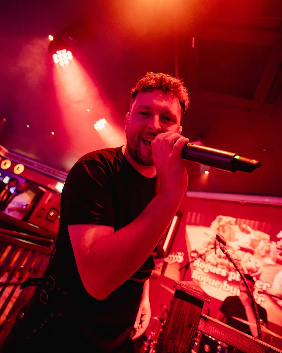 Live And Loud Bar in Swansea With Late Night Music